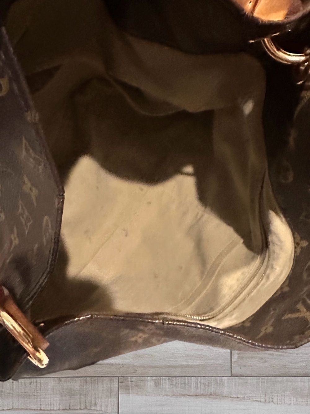 Louis Monogram Artsy MM - Picture 8 of 15